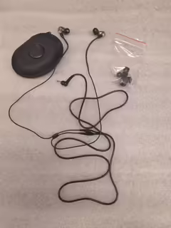 Shure SE425-V Sound Isolating Earphones - Metallic Silver