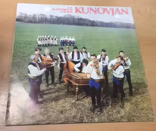 Sh&aacute;n&iacute;m LP Kunovjan - na kunovsk&yacute;ch l&uacute;k&aacute;ch