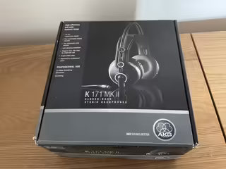 AKG K171 MKII
