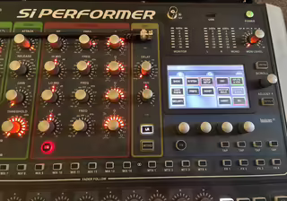 Prod&aacute;m mixpult Soundcraft Performer2