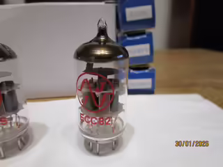 Elektronka Jj ecc82