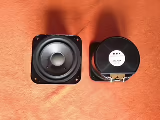 Reproduktory Tesla