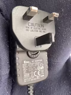 Nap&aacute;jen&iacute; zdroj adapter pro vidlice z Brit&aacute;nie 