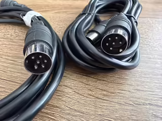 DIN 6pinov&yacute; kabel pro přenos sign&aacute;lu