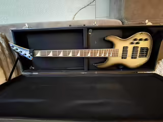 Jackson JS3V concert bass 