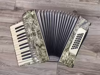 Harmonika Weltmeister Export 32 bass