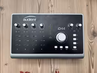 Audient iD44 