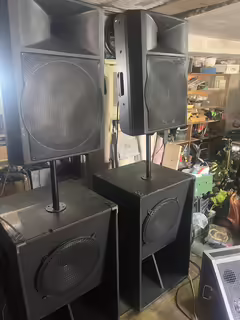 Sestava do zku&scaron;ebny i klubu 2x1600 W  3,2 KW