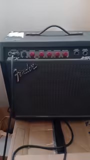 Fender Skx 25R 90s red knobs series