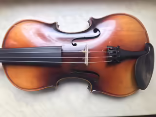 Housle 4/4 stolet&eacute;
