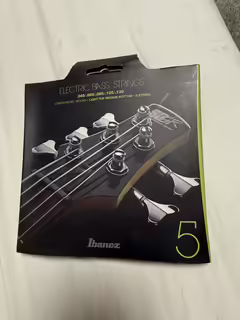 struny na elektrickou baskytaru Ibanez IEBS5C. 