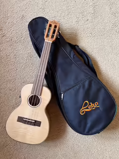 elektroakustick&eacute; koncertn&iacute; ukulele Leho