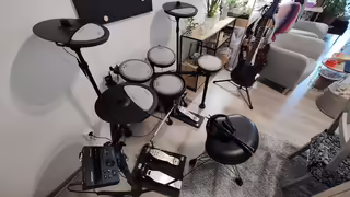 Elektronick&eacute; bic&iacute; Roland VQD106