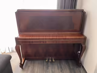Pianino PETROF 133 cm &ndash; historick&yacute; model 1936