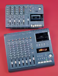 Sh&aacute;n&iacute;m kazetov&yacute; recorder TASCAM