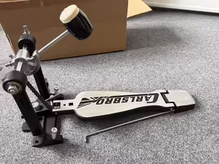 Prod&aacute;m bass drum pedal