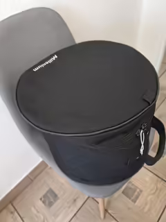 Prod&aacute;m futr&aacute;l na tom 12"