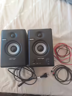 Monitory Behringer Truth 3.5