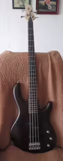 Prod&aacute;m baskytarov&yacute; set Baskytara + kombo+ baskytarov&yacute; efekt 