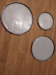 Amati r&aacute;fek + bl&aacute;na