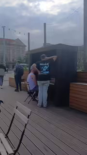 Hled&aacute;m koncert