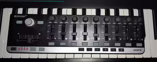 MIDI kontroller Omnitronic FAD.9