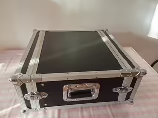 2xstereo zesilovač v racku