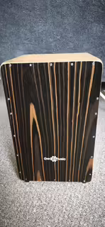 Cajon s bra&scaron;nou