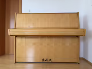Pianino R&ouml;sler &ndash; velmi zachoval&yacute; stav