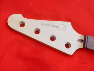 Prod&aacute;m basov&yacute; krk VGS roadcruiser profil Jazz bass