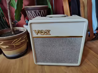 VOX AC4C1 (Lampy JJ, repro Greenback)