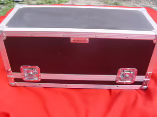 Prod&aacute;m profi case na zesilovač