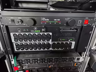 Mackie DL32S + iPad