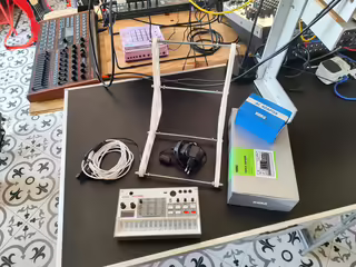 Korg Volca Sample 2 + PŘ&Iacute;SLU&Scaron;ENSTV&Iacute; | Kompletn&iacute; set