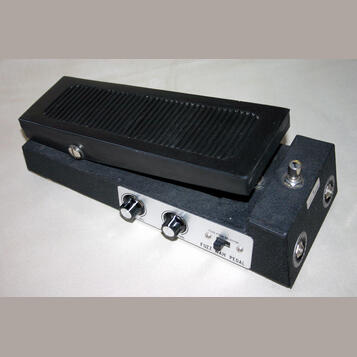 COMPANION (SHIN EI, UNIVOX) FUZZ WAH 8 TR