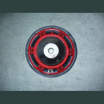 Subwoofer-basový reproduktor do auta. 4 Ohm.