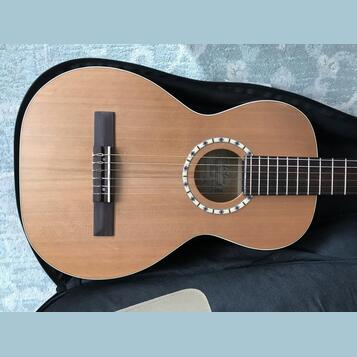 Prodám klasickou kytaru Art & Lutherie AMI (Made in Canada)