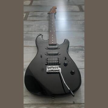 Squier Bullet Stratocaster Made in Korea 1989 + pouzdro