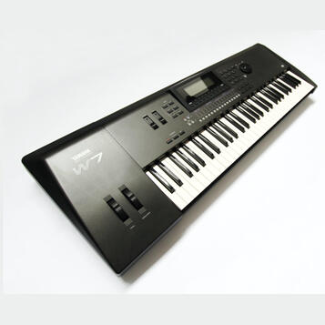 Yamaha W7