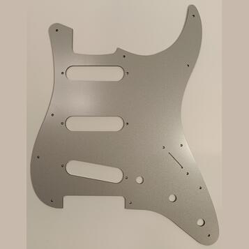 Pickguard pre STRATOCASTER sivý hliník
