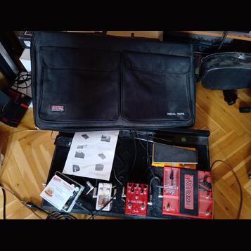 Pedalboard Gator GPT PRO se zabudovaným zdrojem G-BUS 8