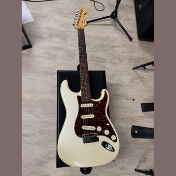 fender stratocaster USA deluxe