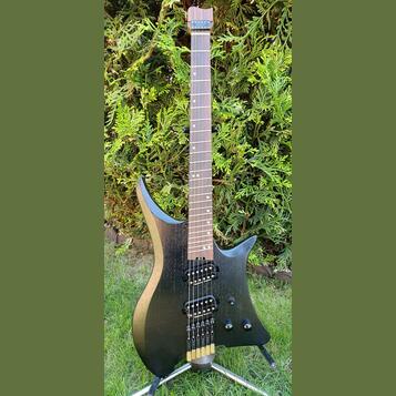 Multiscale headless gitara
