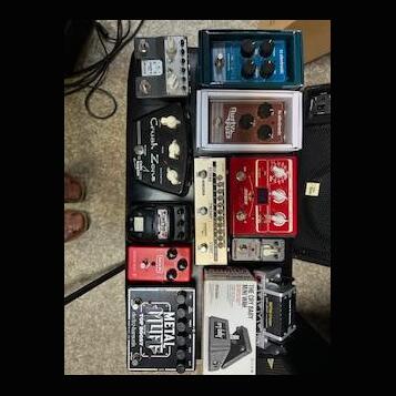 Kytarové efekty Boss, MXR, Dunlop, TC, pedály Vol/WAX/dist