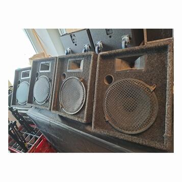 4x odposlech 12"+1" 300w