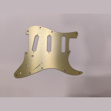 Pickguard Stratocaster brúseny hliník zlatý 