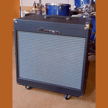 BASOVÝ BOX AMPEG PF115HE