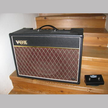 Kytarové Kombo VOX AC15VR + Footswitch 