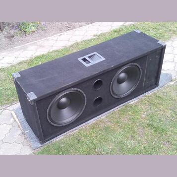 Basový box 2 x 15" repro, dohromady 4ohm 600W RMS 97dB
