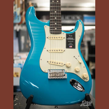 Fender American Professional II Stratocaster Miami blue
